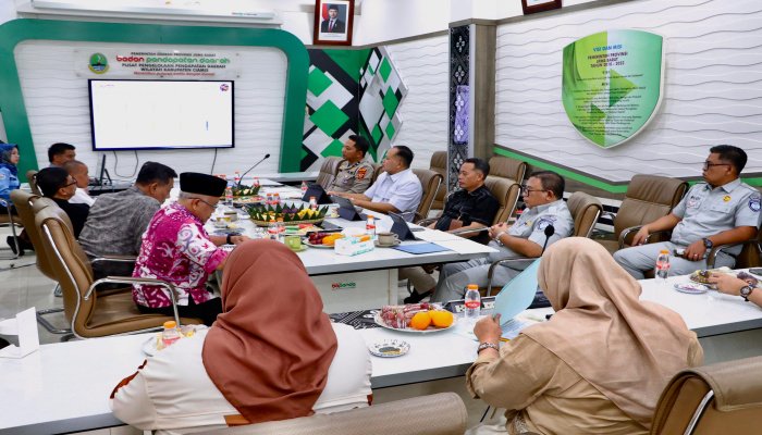 Komisi III DPRD Provinsi Jawa Barat menekankan pentingnya validasi data yang akurat serta peningkatan kepatuhan pajak.