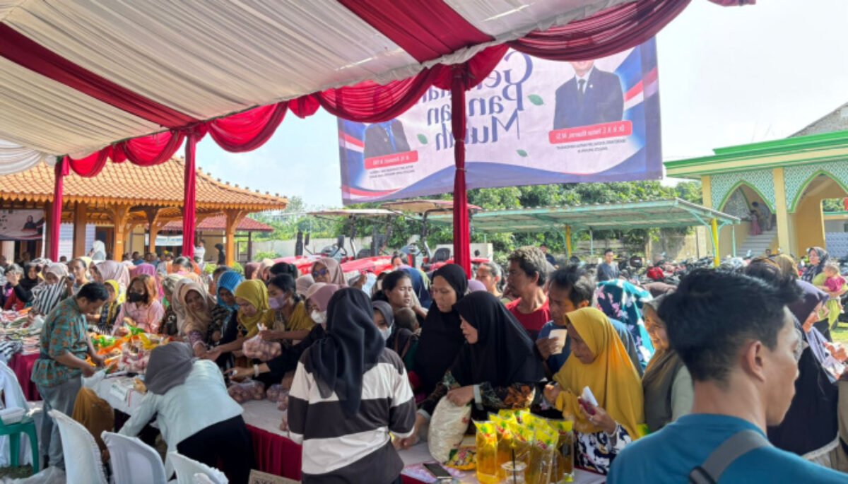 Suasana Desa Cipeujeuh Kulon, Kecamatan Lemahabang, Kabupaten Cirebon, tampak berbeda pada Kamis (7/5/2026). 