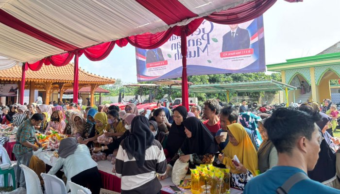 Suasana Desa Cipeujeuh Kulon, Kecamatan Lemahabang, Kabupaten Cirebon, tampak berbeda pada Kamis (7/5/2026). 