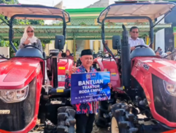 Petani Cipeujeuh Kulon Dapat Bantuan Traktor, Ratnawati: Pertanian Harus Naik Kelas