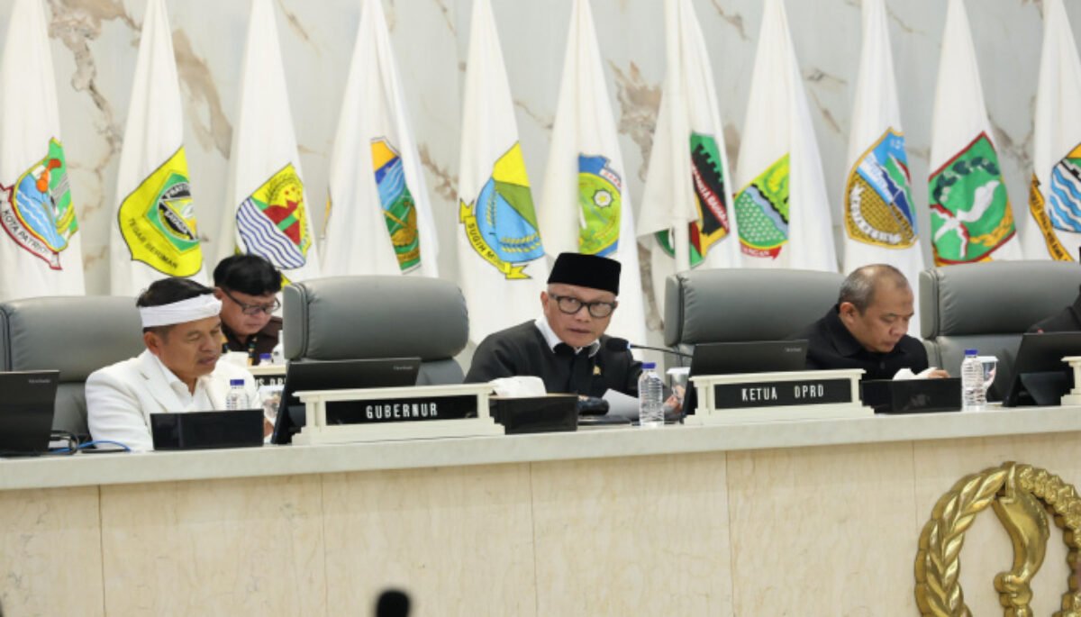 Rapat Paripurna Penyampaian Rekomendasi DPRD Jawa Barat atas LKPJ Gubernur Tahun Anggaran 2025
