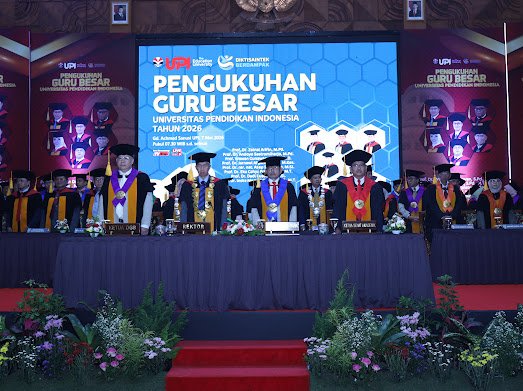 UPI Kukuhkan 14 Guru Besar Baru