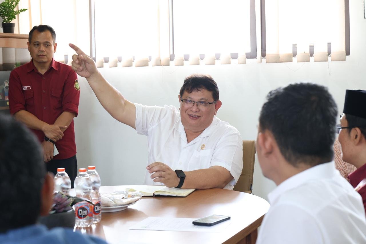 A Yamin Kawal Penyusunan Aturan Pengelolaan Masjid SMA Negeri 3 Sukabumi
