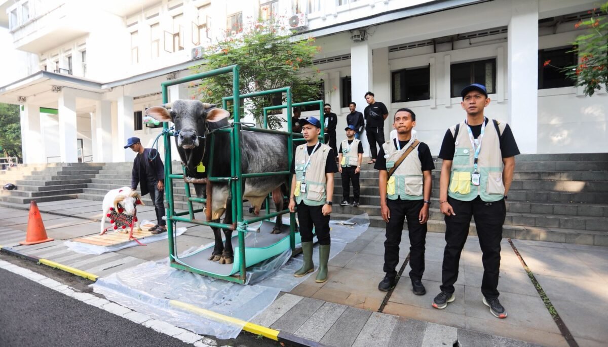 Pengawasan Diperketat 24 Jam, Hewan Kurban di Kota Bandung Sehat