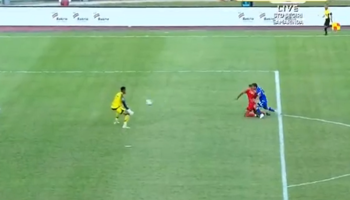 Persib Bandung tetap berada di jalur juara Super League 2025-2026, setelah menaklukkan Persija Jakarta 2-1, Minggu (10/5/2026) sore.