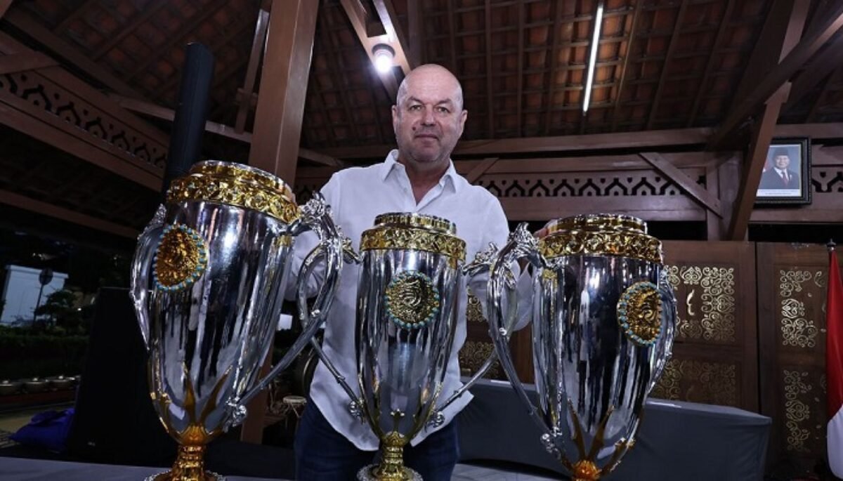 Gelar Ngariung Juara, Persib Bandung Berikan Apresiasi pada Anggota Tim yang Berprestasi