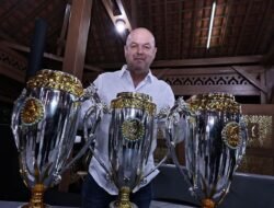 Gelar Ngariung Juara, Persib Bandung Berikan Apresiasi pada Anggota Tim yang Berprestasi