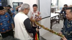 Warung Sop Saudara atau Sop Sentral 1954 resmi hadir di Kota Bandung, berlokasi di kawasan ruko Outlet Madu Perhutani, Jalan Ahmad Yani.