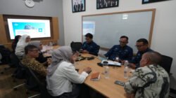 Komisi III DPRD Jabar menyoroti penguatan ekonomi daerah melalui pengembangan sektor keuangan syariah saat kunjungan kerja ke KCP BJB Syariah.