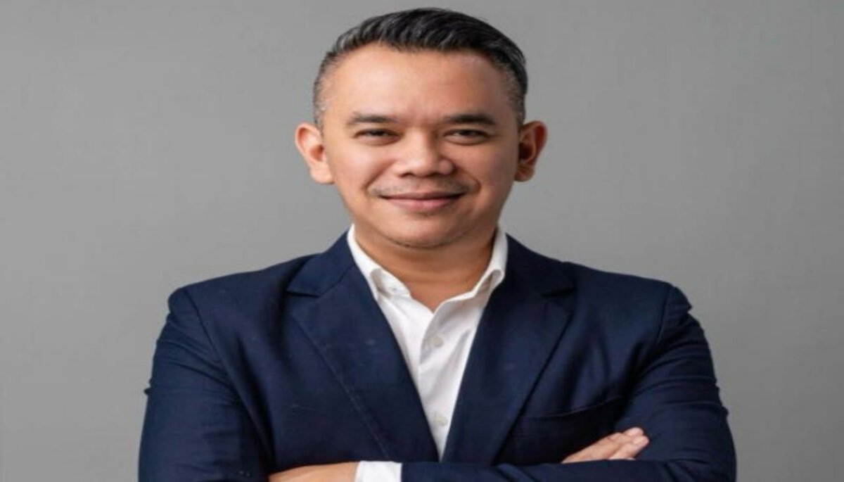 Pengalaman organisasi dan dunia profesional membentuk pemimpin muda yang siap menjawab tantangan pembangunan kepemudaan modern.