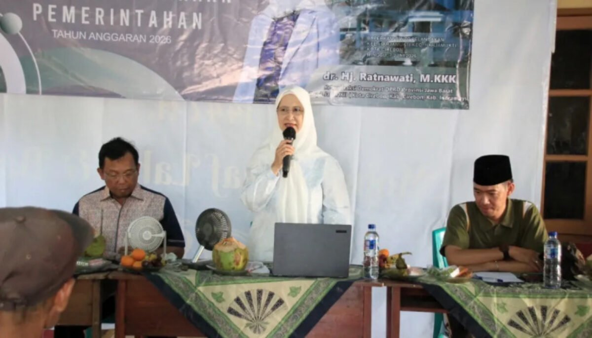 Hj. Ratnawati, menyerap berbagai aspirasi masyarakat saat melaksanakan agenda Pengawasan Penyelenggaraan Pemerintahan di Baperkam Pelandakan.
