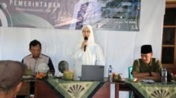 Hj. Ratnawati, menyerap berbagai aspirasi masyarakat saat melaksanakan agenda Pengawasan Penyelenggaraan Pemerintahan di Baperkam Pelandakan.