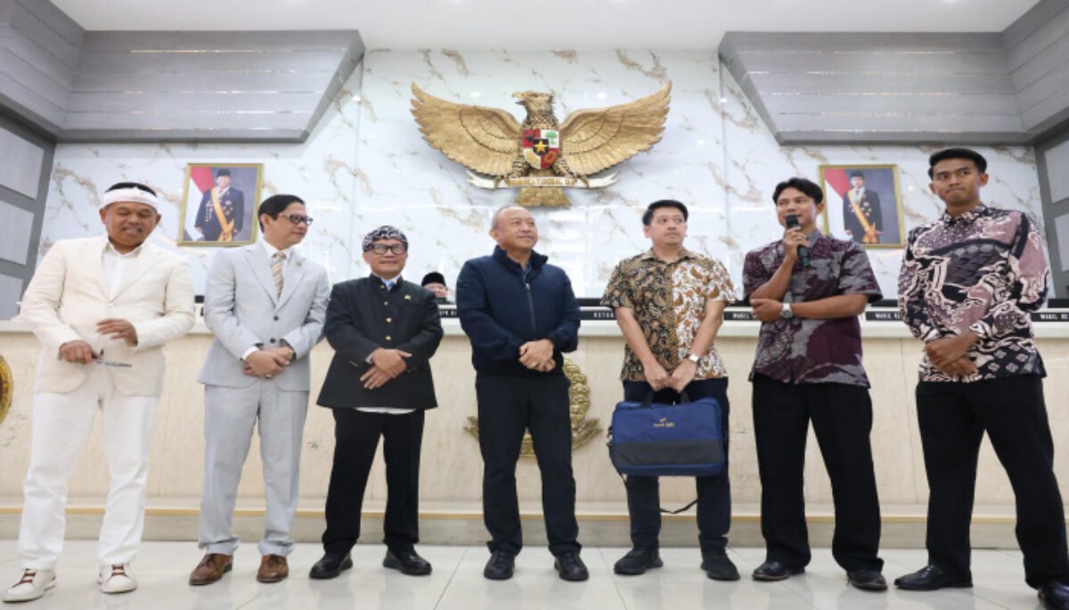 Zaini Shofari mengapresiasi Gubernur Jabar Dedi Mulyadi yang sudah memberikan uang kadeudeuh Rp1 miliar untuk Persib Bandung.