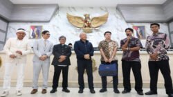 Zaini Shofari mengapresiasi Gubernur Jabar Dedi Mulyadi yang sudah memberikan uang kadeudeuh Rp1 miliar untuk Persib Bandung.