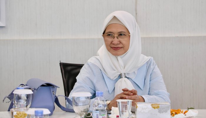 Ketua Fraksi Partai Demokrat DPRD Provinsi Jawa Barat, Hj. Ratnawati, menyoroti kisruh pelaksanaan SPMB di Jawa Barat.