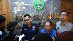 Kewajiban penayangan program siaran lokal dinilai belum cukup menjadi benteng pertahanan budaya di tengah derasnya gempuran platform digital. 