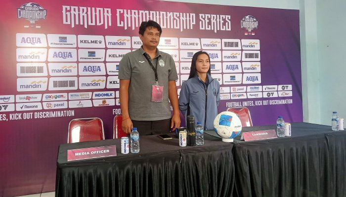 Pelatih Timnas Putri Kamboja Meas Samoeun mengaku sangat senang pasuknnya bisa kembali bertemu Indonesia pada FIFA Women's Matchday.