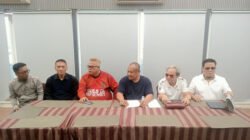 Mantan Ketua DPRD Jabar, Irfan Suryanagara kembali harus menjalani proses hukum di PNBB atas tuduhan penggelapan dan TPPU.