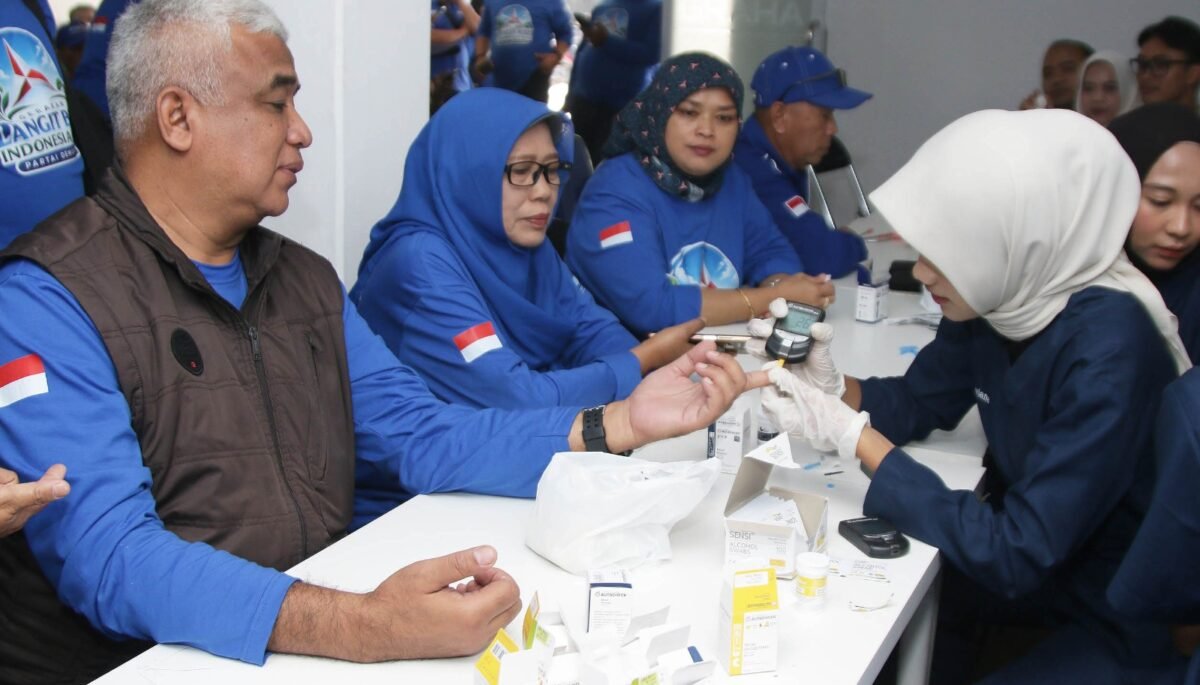 Gerakan Langit Biru Indonesia Asri, Demokrat Kabupaten Bandung Hadirkan Pemeriksaan Kesehatan Gratis