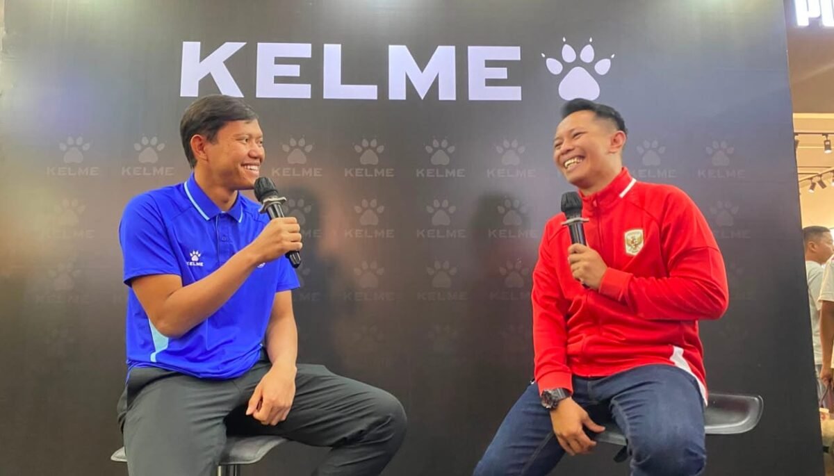 Adam Alis Meriahkan Pembukaan Pop Up Store Kelme di Bandung
