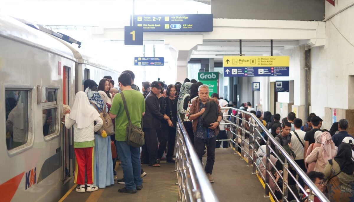 Semester I 2026, KAI Commuter Area II Bandung Layani Lebih dari 10 Juta Penumpang