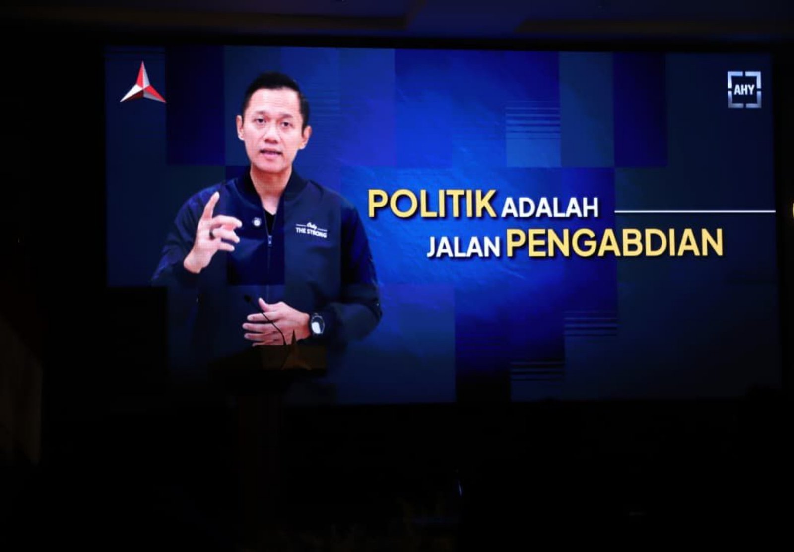 AHY meminta seluruh anggota Fraksi Demokrat di DPRD terus memperjuangkan aspirasi rakyat melalui kerja nyata di daerah.