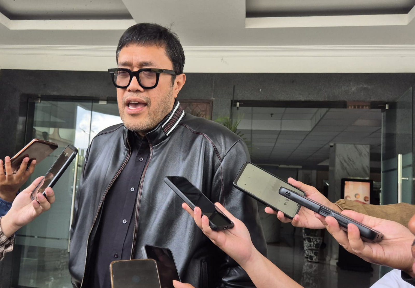 Ono Surono menegaskan tidak pernah ada usulan resmi dari DPRD maupun Pemprov Jawa Barat untuk mengubah nama Provinsi Jawa Barat.