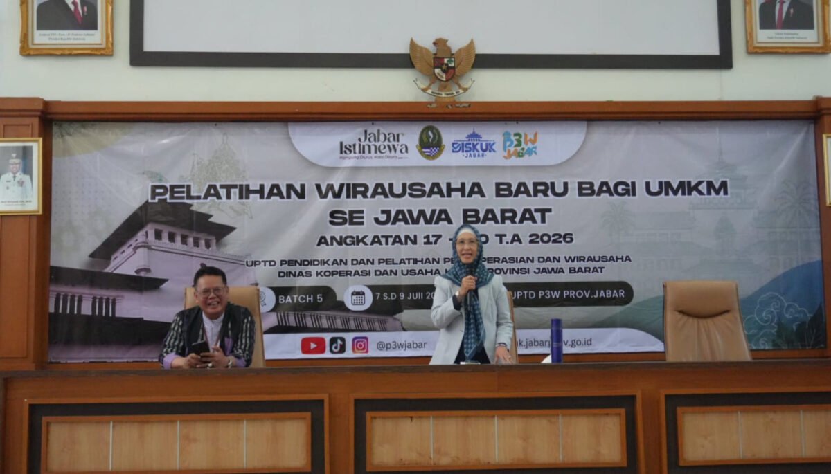 Anggota DPRD Provinsi Jawa Barat, Hj. Ratnawati, mendorong pelaku usaha mikro, kecil, dan menengah (UMKM) untuk terus meningkatkan daya saing.