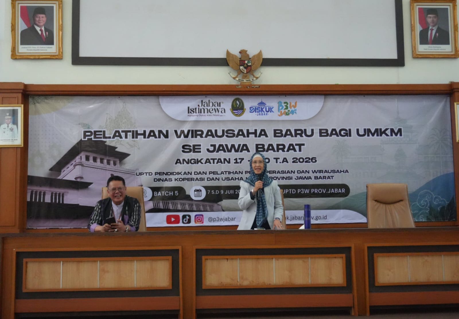 Anggota DPRD Provinsi Jawa Barat, Hj. Ratnawati, mendorong pelaku usaha mikro, kecil, dan menengah (UMKM) untuk terus meningkatkan daya saing.