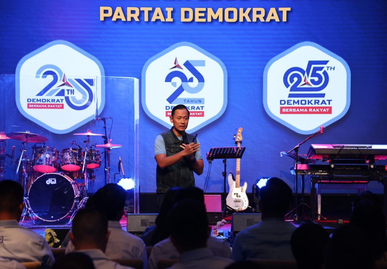 AHY secara resmi membuka rangkaian peringatan HUT ke-25 Partai Demokrat melalui kegiatan kick off yang digelar di Senayan, Jakarta.