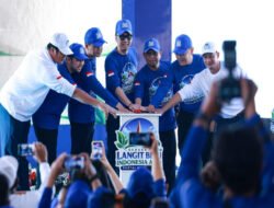 AHY Luncurkan Gerakan Nasional Langit Biru, Ajak Rakyat Bersihkan Pantai untuk Masa Depan Indonesia