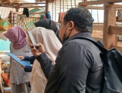 LPPM UNLA Evaluasi Program Ternak Ayam bagi Korban Longsor Desa Pasirlangu KBB