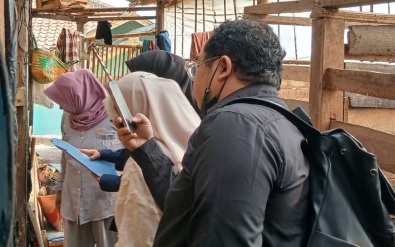LPPM UNLA Evaluasi Program Ternak Ayam bagi Korban Longsor Desa Pasirlangu KBB