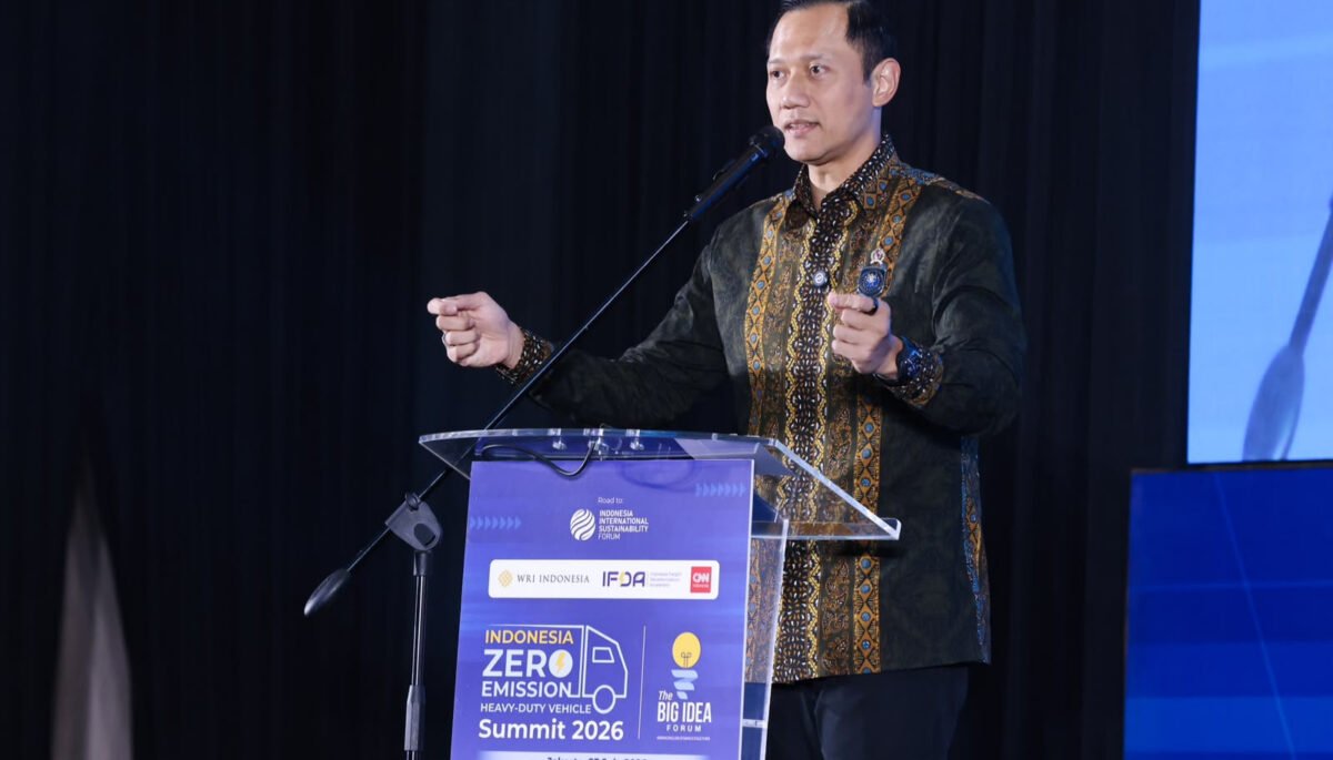 AHY menegaskan, dekarbonisasi transportasi tidak hanya bertujuan mengurangi emisi karbon, tetapi juga menjaga stabilitas ekonomi.