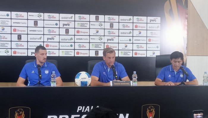 Pelatih Persib Igor Tolic memuji penampilan para pemain muda saat timnya mengalahkan DPMM FC 1-0 pada penyisihan Grup A Piala Presiden 2026. 