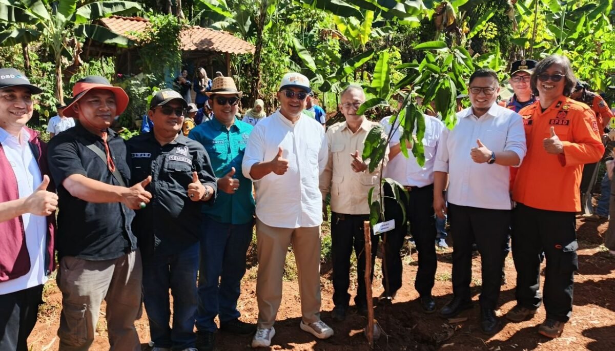 DPRD Kota Bandung Dukung Penanaman Pohon, Perkuat Ruang Terbuka Hijau
