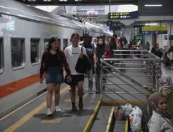Semarak HUT ke-81 RI, KCI Hadirkan Tarif Spesial Rp8 untuk Commuter Line di Seluruh Area Layanan