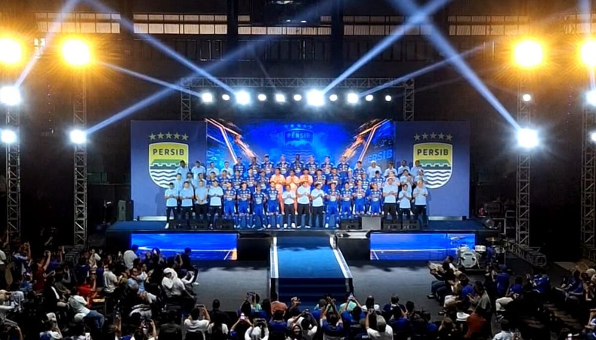 Jersey Baru Persib Resmi Diperkenalkan, Ada Pesan “Lives Inside Us”