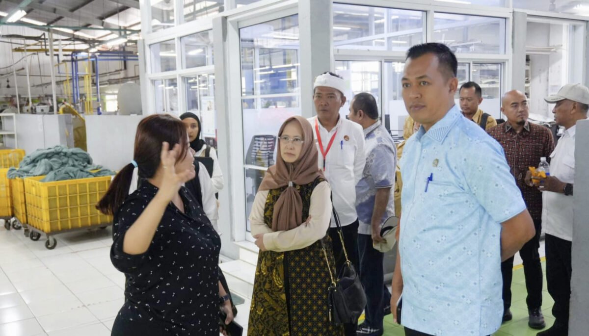 Ratnawati mendorong pengelolaan lingkungan hidup di kawasan industri dilakukan secara berkelanjutan dan sesuai dengan ketentuan yang berlaku.