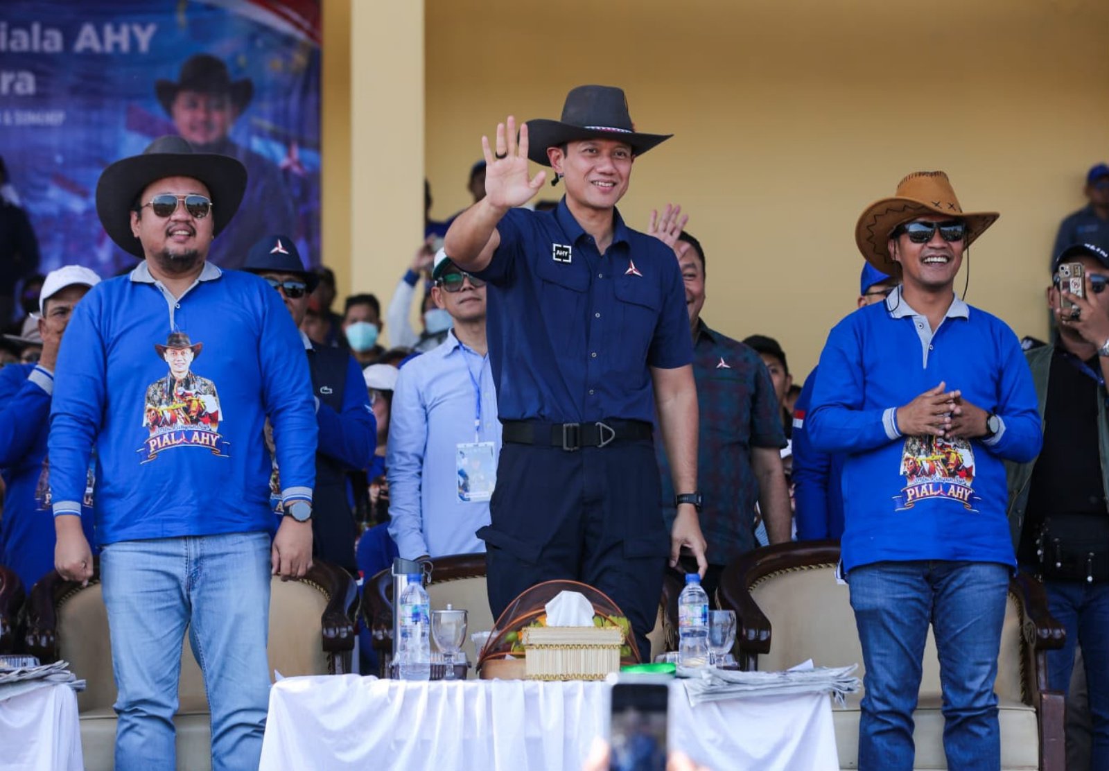 Ketua Umum Partai Demokrat Agus Harimurti Yudhoyono (AHY) membuka Lomba Karapan Sapi Piala AHY di Stadion Karapan Sapi Bangkalan, Jawa Timur.