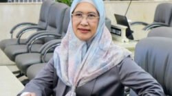 Anggota DPRD Provinsi Jawa Barat, Hj. Ratnawati, menghadiri Rapat Paripurna DPRD Jawa Barat yang digelar di Gedung DPRD Provinsi Jawa Barat.