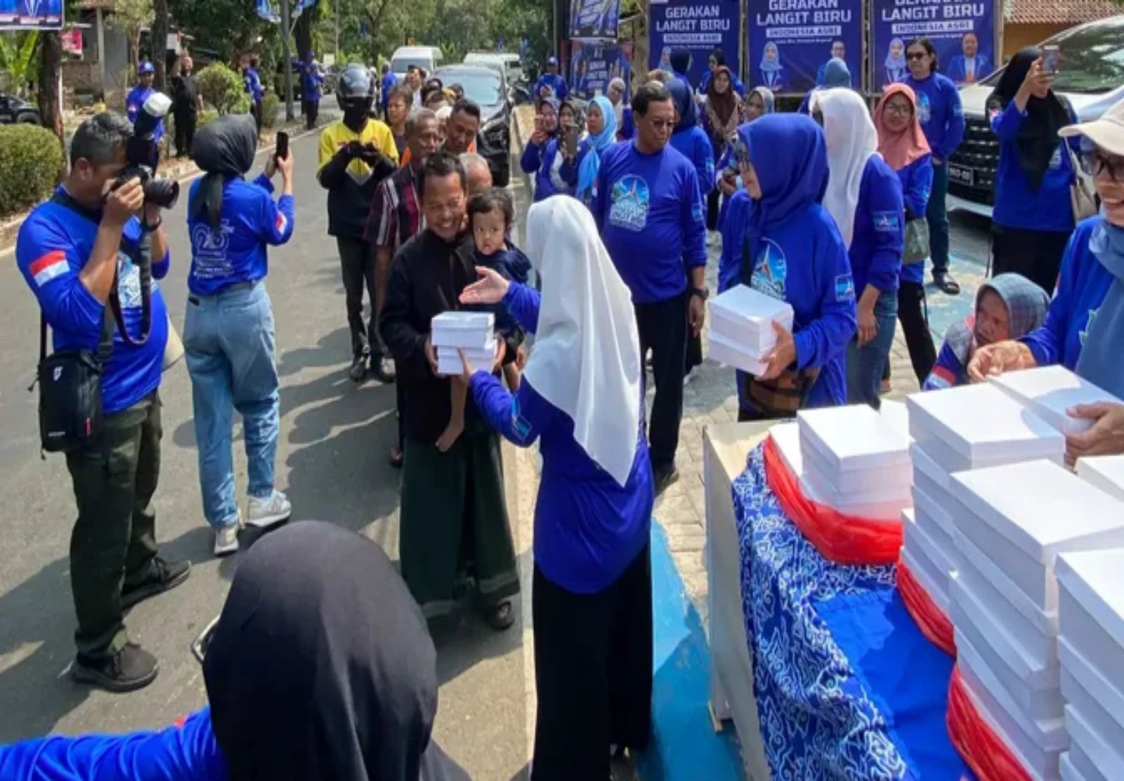 Kepedulian berbagi dengan ketulusan dan menghadirkan manfaat bagi sesama menjadi bentuk nyata kepedulian sosial.