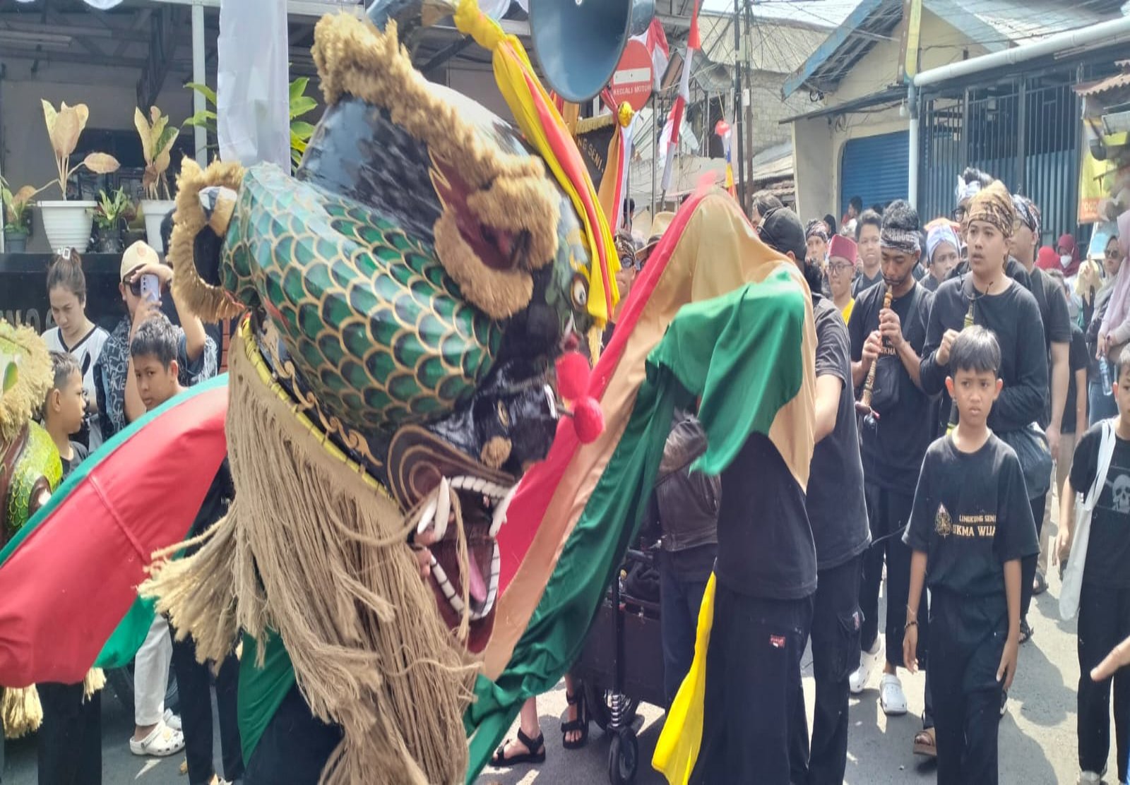 Perayaan Hari Ulang Tahun (HUT) ke-81 Republik Indonesia di kawasan Sekeloa, Kecamatan Coblong, Kota Bandung, berlangsung meriah.