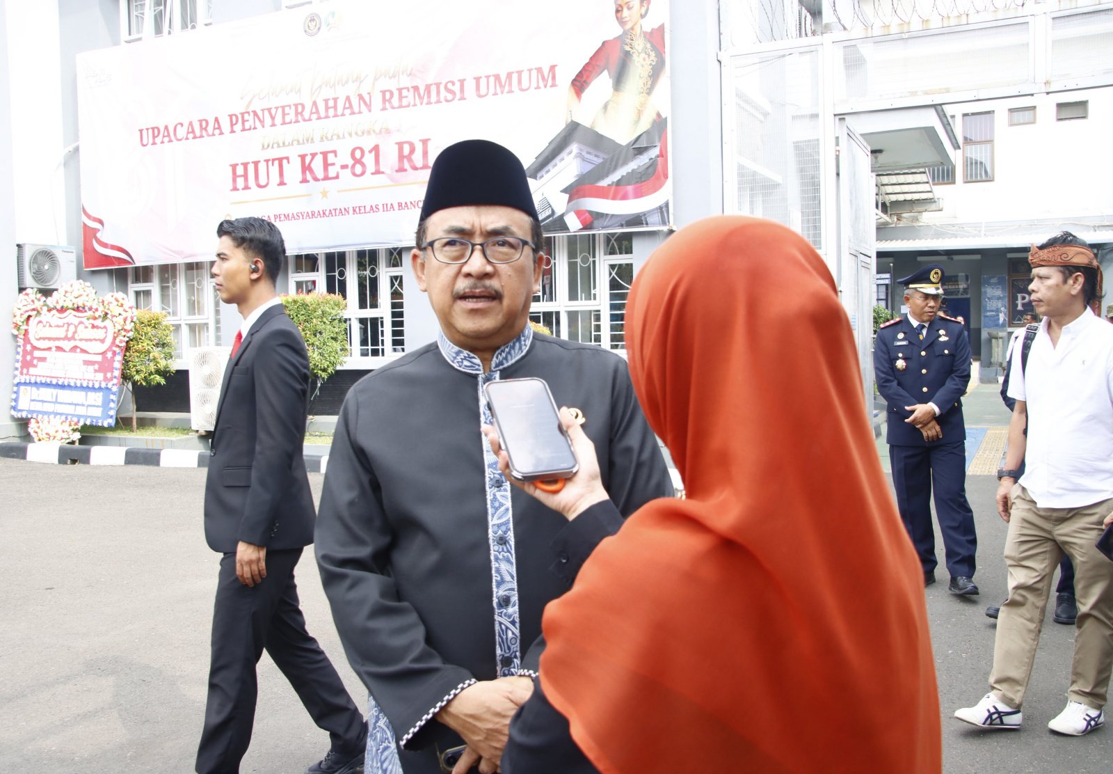 Anggota DPRD Provinsi Jawa Barat H. Muhamad Sidkon Dj. mengapresiasi pelaksanaan Upacara Penyerahan Remisi Umum HUT ke-81 RI di Lapas Banceuy