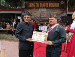 Ahmad Bajuri Raih Galunggung Award, “Adiluhung Ki Sunda Utama”