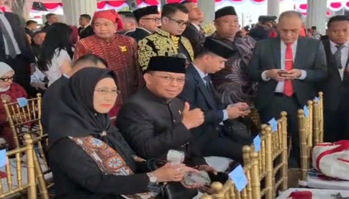 Hj. Ratnawati, bersama suaminya H. Herman Khaeron, menghadiri Upacara Peringatan Hari Ulang Tahun (HUT) ke-81 RI di Istana Negara, Jakarta.