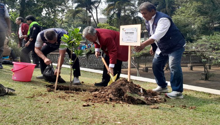 13.386 Mahasiswa Baru UPI Donasikan Pohon untuk Penghijauan Kampus