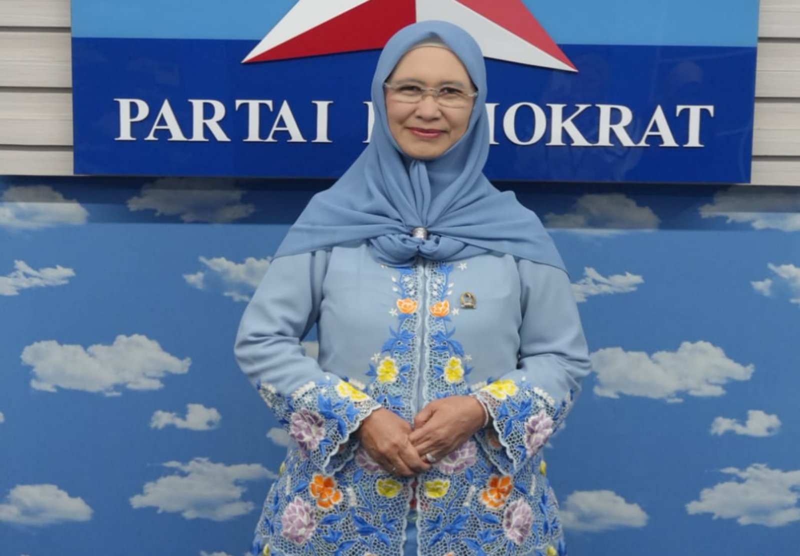Peringatan Hari Jadi ke-81 Provinsi Jawa Barat menjadi momentum untuk kembali mengenali sekaligus memperkuat akar budaya.