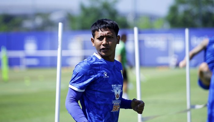 Pemain Persib menyatakan kesiapannya menghadapi Manila Digger pada play-off ACL 2 2027-2027 di Stadion si Jalak Harupat, Senin (31/8/2026).