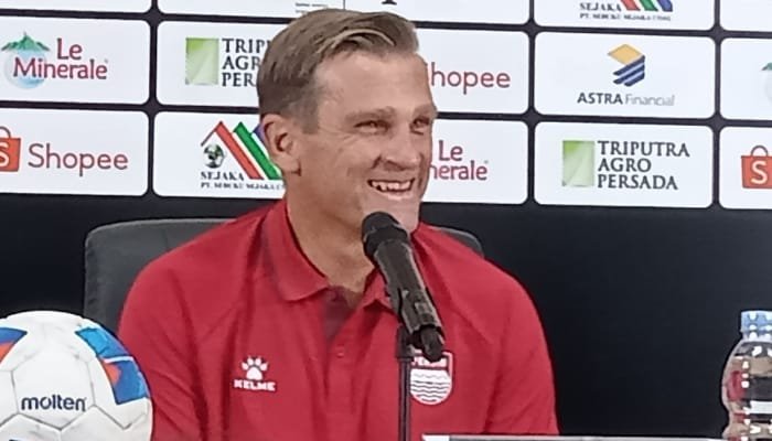 Pelatih Persib Bandung Igor Tolic tak mau jemawa setelah membawa timnya menjadi juara Grup A dan melaju ke Semifinal Piala Presiden 2026.